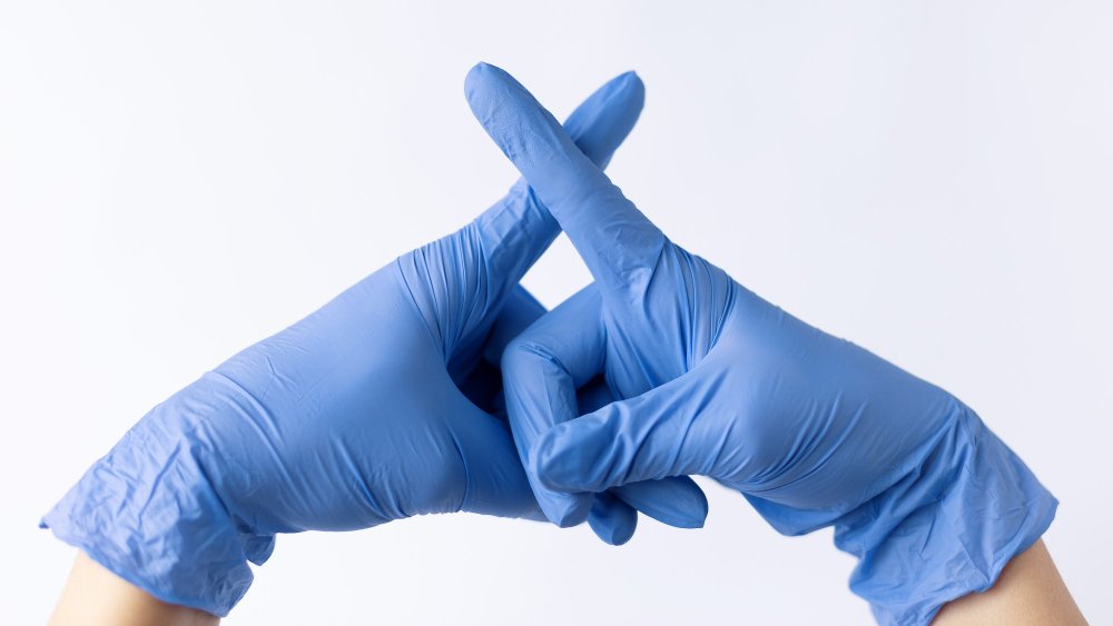 What Are Latex Gloves